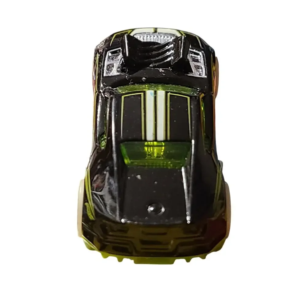 2010 Hot Wheels Twinduction Diecast Car Toy Black Green White